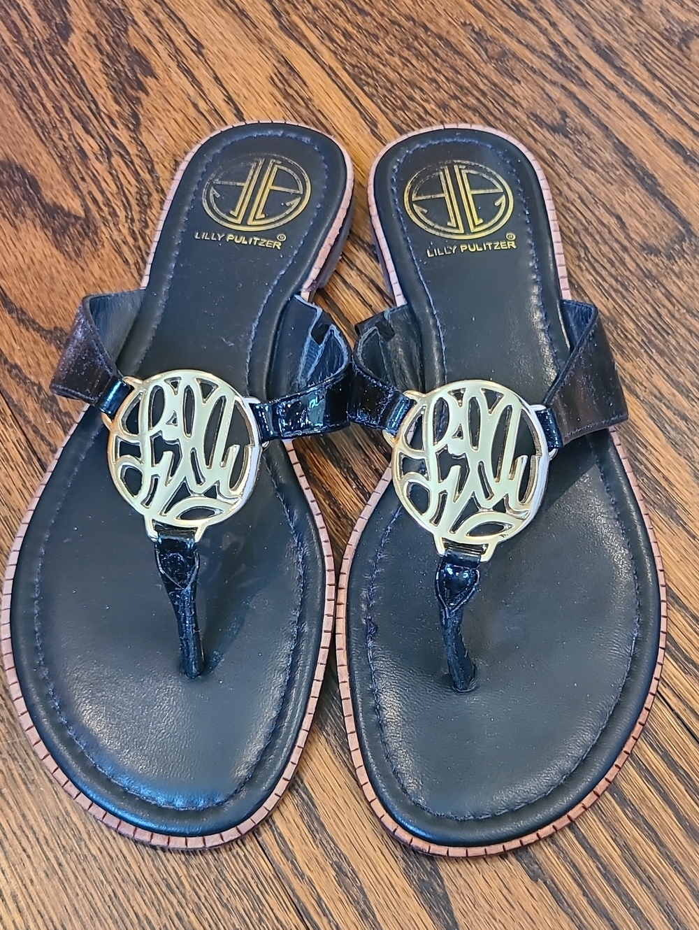 Lilly Pulitzer Black Patent Thong 8 Sandals with Gold Monogram Accent